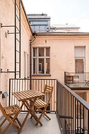 2ndhomes Deluxe 2BR Apt w Sauna&Balcony