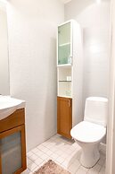 2ndhomes Deluxe 2BR Apt w Sauna&Balcony