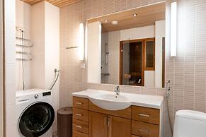 2ndhomes Deluxe 2BR Apt w Sauna&Balcony
