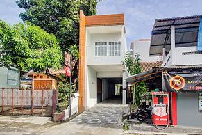 Super OYO Collection O 3280 Cendhani Raras