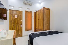 Super OYO Collection O 3280 Cendhani Raras