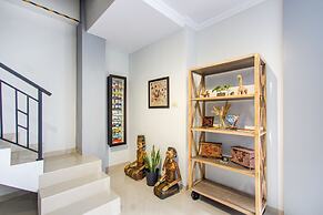 Super OYO Collection O 3280 Cendhani Raras