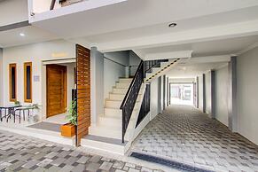 Super OYO Collection O 3280 Cendhani Raras