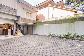 Super OYO Collection O 3280 Cendhani Raras