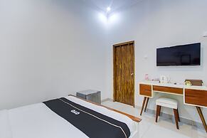 Super OYO Collection O 3280 Cendhani Raras