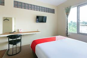 Super OYO Collection O 3130 D'Valley View