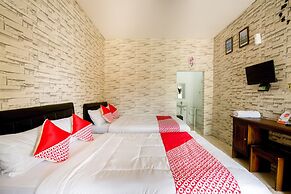 Super OYO 2961 Artana Bed & Breakfast