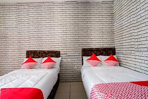 Super OYO 2961 Artana Bed & Breakfast