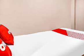 SPOT ON 91336 Guesthouse Tarumanegara