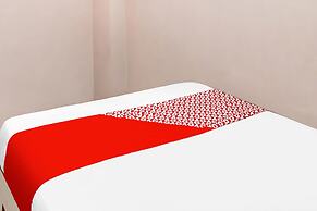 SPOT ON 91336 Guesthouse Tarumanegara