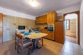 Crafty House With Wi-fi