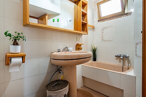 Crafty House With Wi-fi