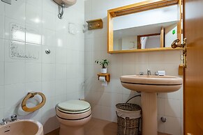 Crafty House With Wi-fi