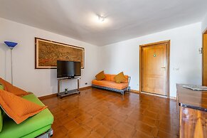 Crafty House With Wi-fi