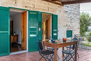 Crafty House With Wi-fi