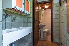 Crafty House With Wi-fi