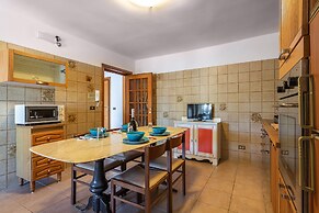 Crafty House With Wi-fi