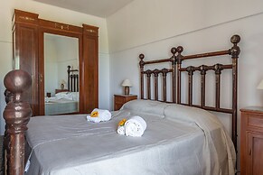 Crafty House With Wi-fi