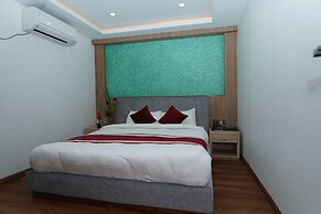 Lotus Shine N Amenities