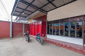 OYO 2703 Hotel Transit 1