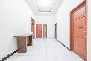 OYO 2703 Hotel Transit 1