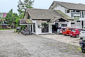 OYO 92324 Hotel Sinar Rejeki