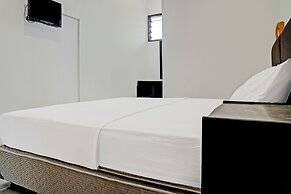 OYO 92324 Hotel Sinar Rejeki