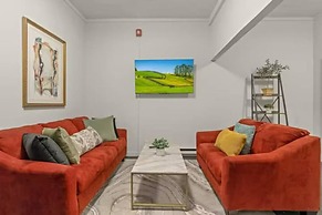 Urban Chic Apartments Near Center City