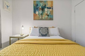 Urban Chic Apartments Near Center City