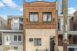 Urban Chic Apartments Near Center City