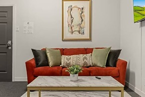 Urban Chic Apartments Near Center City