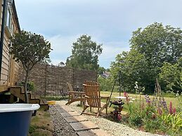 Coombe Valley Shepherd's Hut