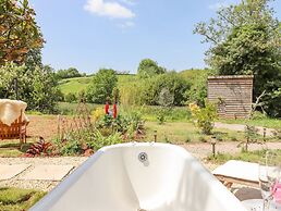 Coombe Valley Shepherd's Hut