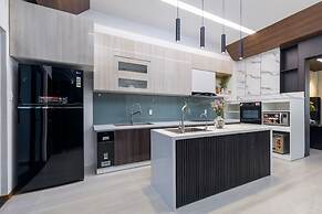 Charm Champion Villa Hoian