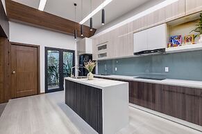 Charm Champion Villa Hoian