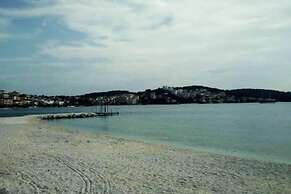 Immaculate 2-bed Apartment in Okrug Gornji