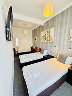 Carlton Courth Hotel Eastbourne