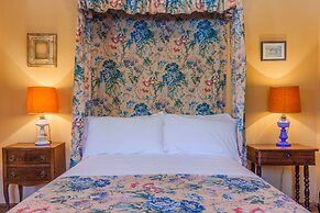 Gothic Apartments by Wonderful Italy