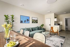 Spacious & Bright 3BR Apt with City View