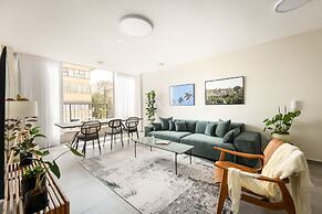 Spacious & Bright 3BR Apt with City View