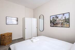 Spacious & Bright 3BR Apt with City View