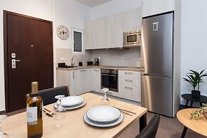 Elegant Urban Escape Apt in Kolonaki