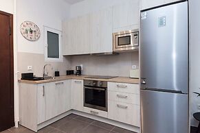 Elegant Urban Escape Apt in Kolonaki