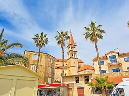 Apartment Magical View