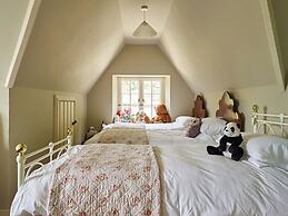 Drakestone House Manor With Breathtaking Cotswolds Views