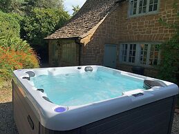 Drakestone House Manor With Breathtaking Cotswolds Views