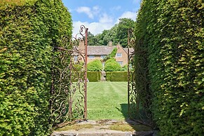 Drakestone House Manor With Breathtaking Cotswolds Views