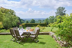 Drakestone House Manor With Breathtaking Cotswolds Views
