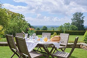 Drakestone House Manor With Breathtaking Cotswolds Views