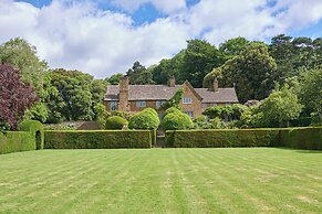Drakestone House Manor With Breathtaking Cotswolds Views